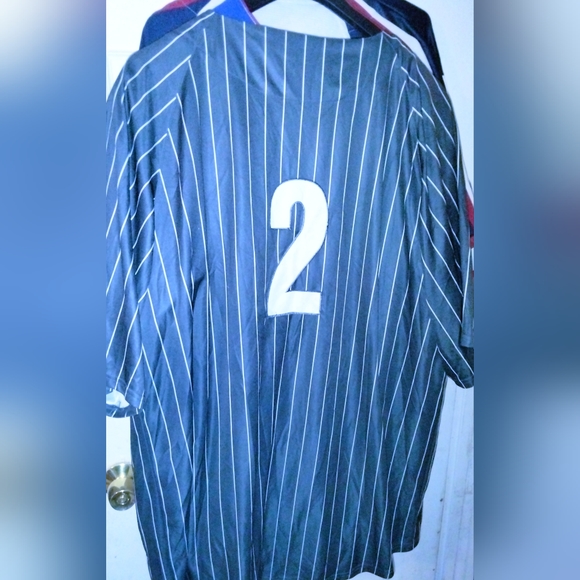 Derek Jeter #2 Yankee Jersey - Picture 2 of 4